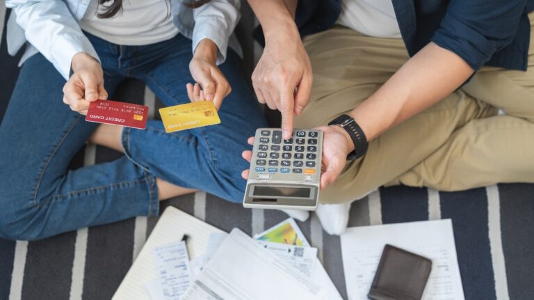 family is calculating expenses